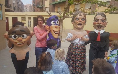 Visita dels GEGANTS i CABUTS a Infantil